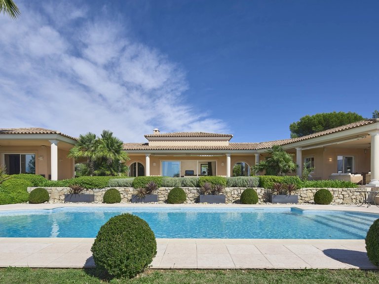 Villa for Sale in Nice, Nice Area 11