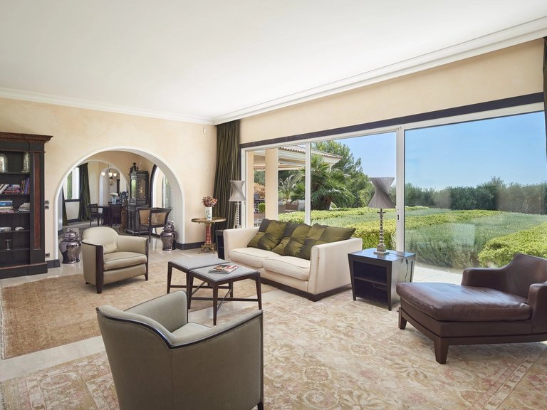 Villa for Sale in Nice, Nice Area 4