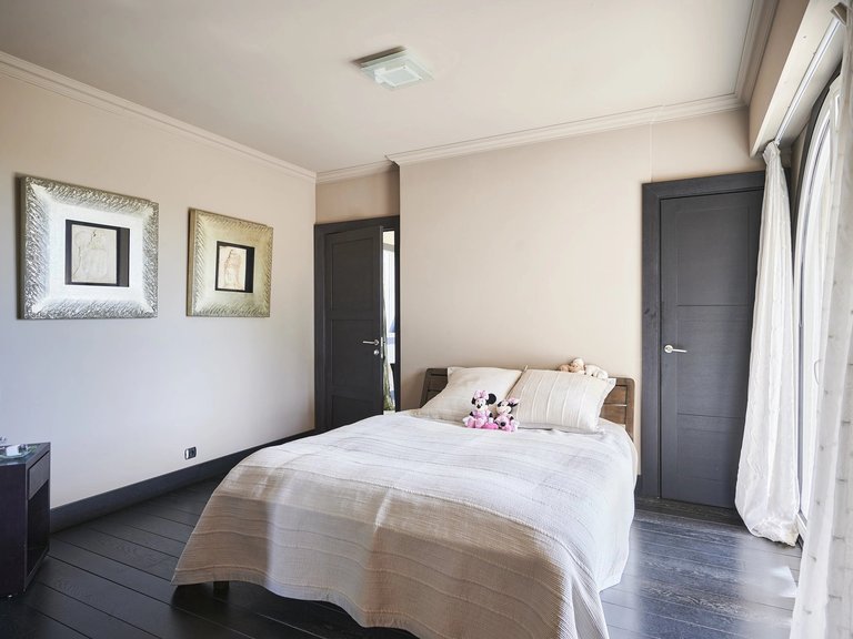 Villa for Sale in Nice, Nice Area 8
