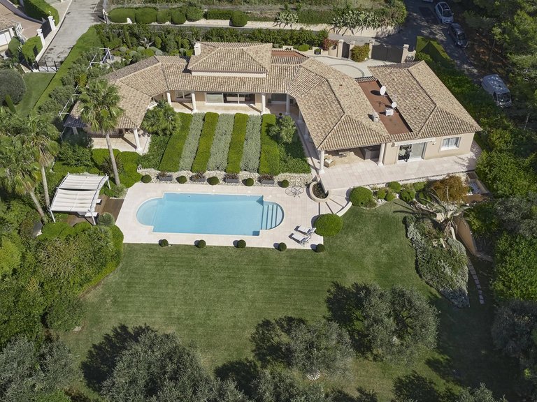 Villa for Sale in Nice, Nice Area 16
