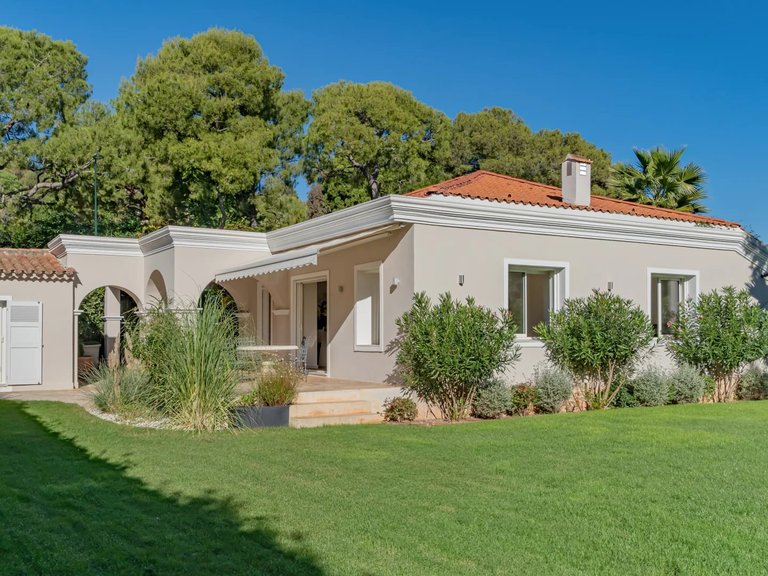 Villa for Sale in St Jean Cap Ferrat, Villefranche, Cap Ferrat Area 1