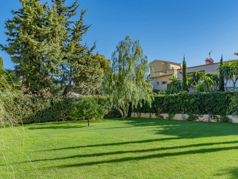Villa for Sale in St Jean Cap Ferrat, Villefranche, Cap Ferrat Area 5