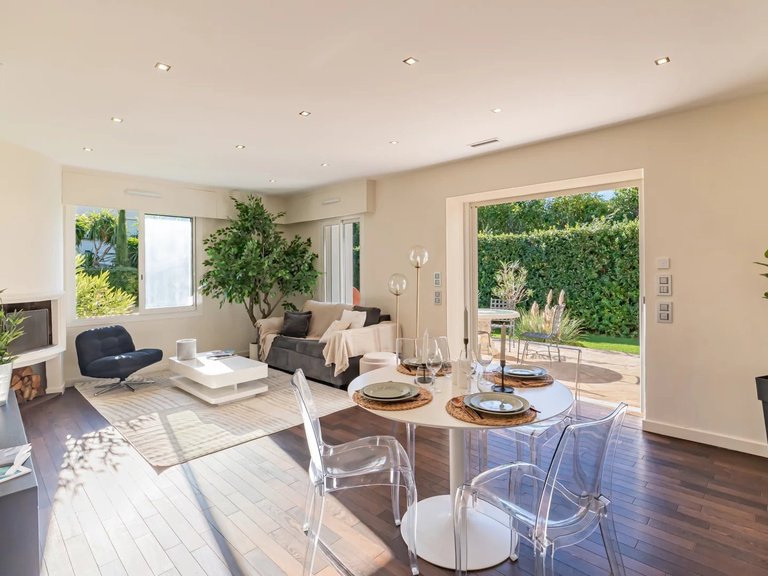 Villa for Sale in St Jean Cap Ferrat, Villefranche, Cap Ferrat Area 6
