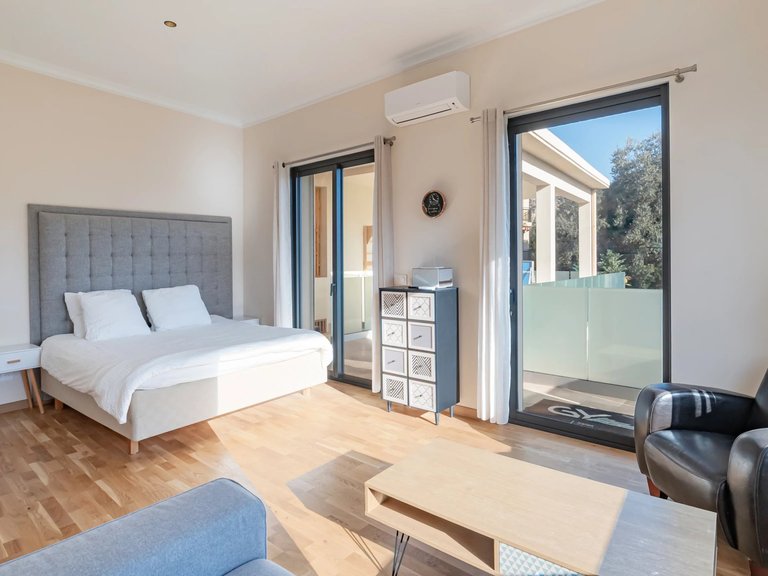 Villa for Sale in Beaulieu Sur Mer, Villefranche, Cap Ferrat Area 11