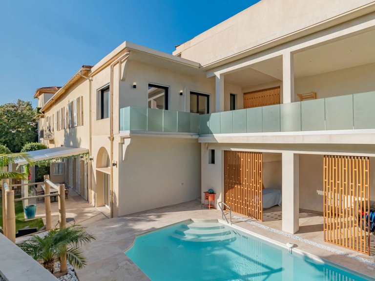 Villa for Sale in Beaulieu Sur Mer, Villefranche, Cap Ferrat Area 3
