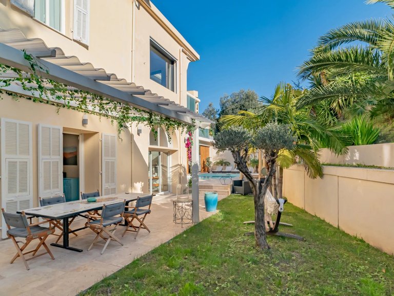 Villa for Sale in Beaulieu Sur Mer, Villefranche, Cap Ferrat Area 6