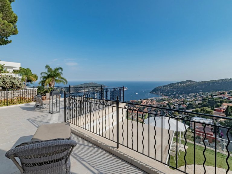 Villa for Sale in Villefranche Sur Mer, Villefranche, Cap Ferrat Area 4
