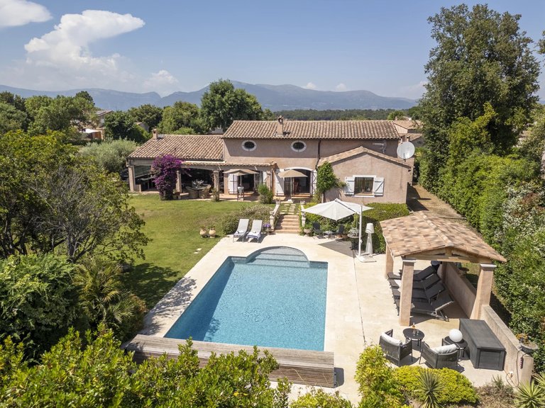 Villa for Sale in Valbonne, Mougins, Valbonne, Grasse Area 1