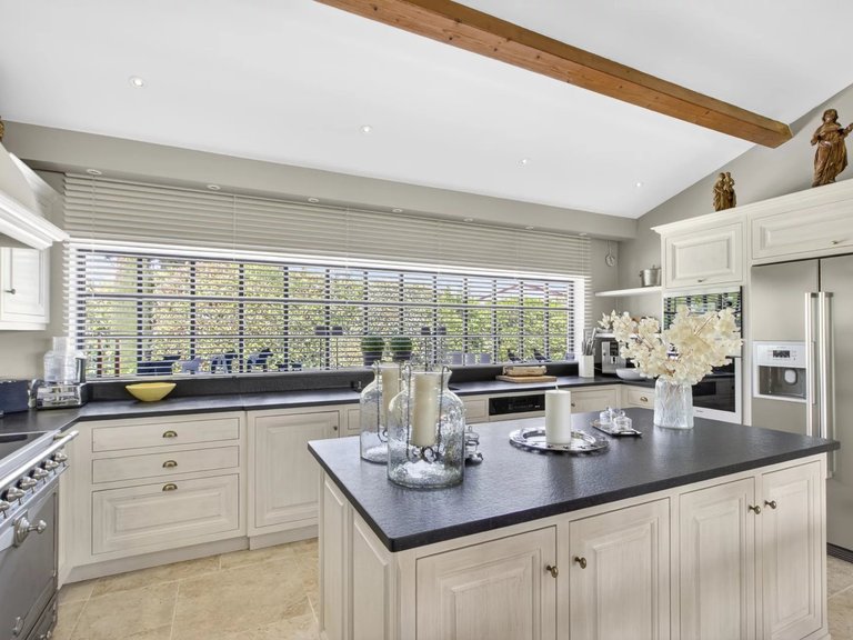 Villa for Sale in Valbonne, Mougins, Valbonne, Grasse Area 12