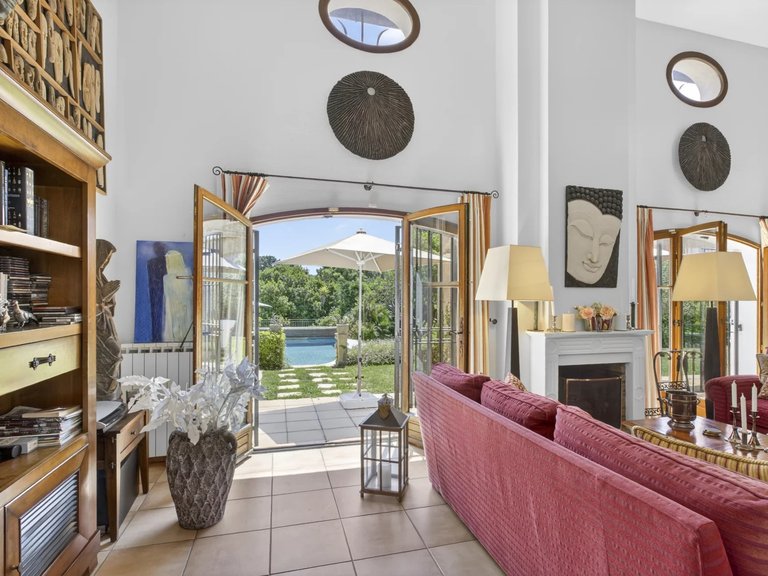Villa for Sale in Valbonne, Mougins, Valbonne, Grasse Area 20