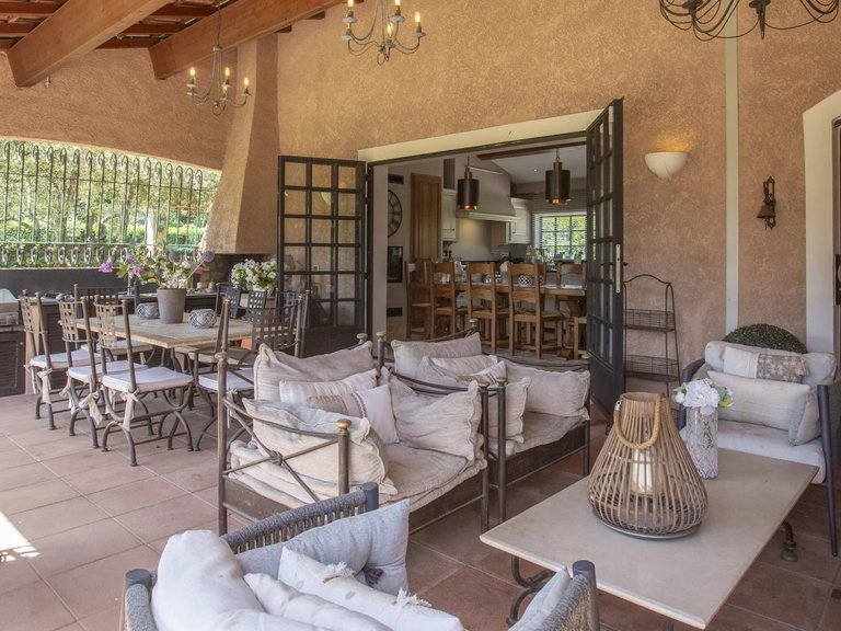 Villa for Sale in Valbonne, Mougins, Valbonne, Grasse Area 9