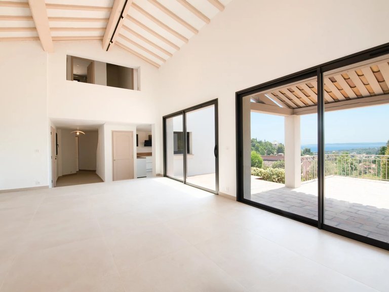 Villa for Sale in Les Issambres, St Raphaël, Ste Maxime Area 1