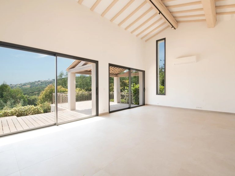 Villa for Sale in Les Issambres, St Raphaël, Ste Maxime Area 14