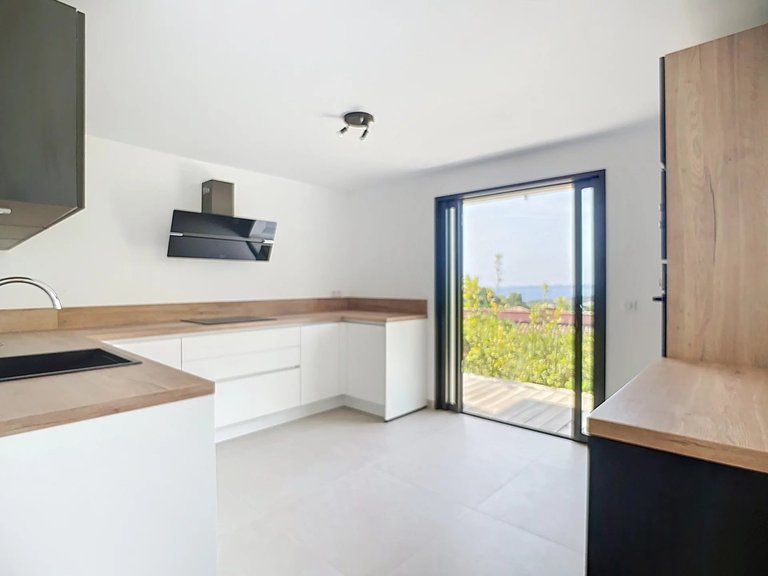 Villa for Sale in Les Issambres, St Raphaël, Ste Maxime Area 7