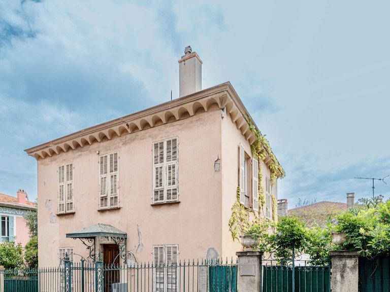 Villa for Sale in Villefranche Sur Mer, Villefranche, Cap Ferrat Area 14
