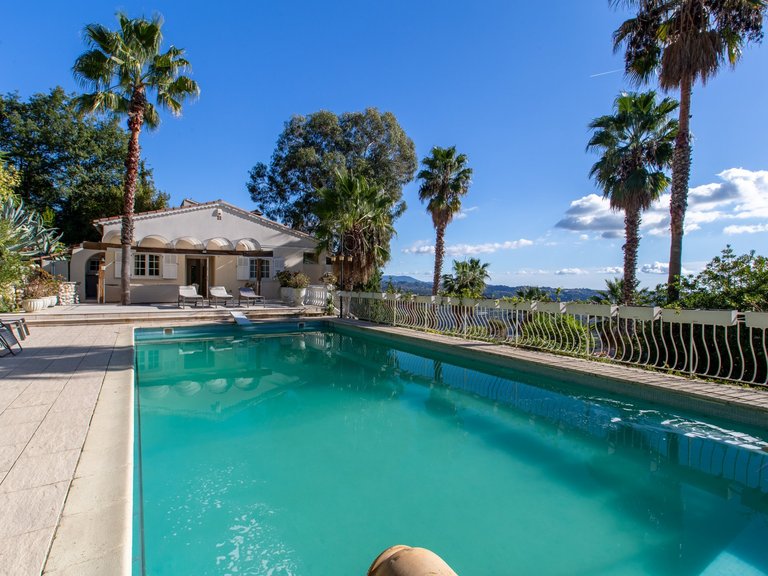 Villa for Sale in Gattieres, Vence, St. Paul Area 2