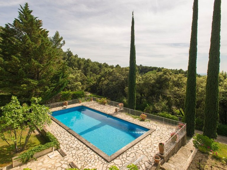 Villa for Sale in Gigondas, Avignon And North Provence 13