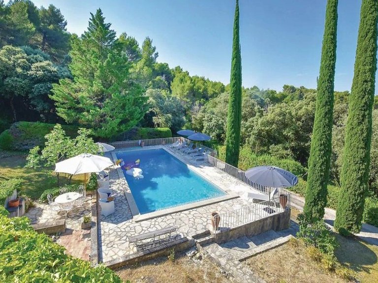Villa for Sale in Gigondas, Avignon And North Provence 15