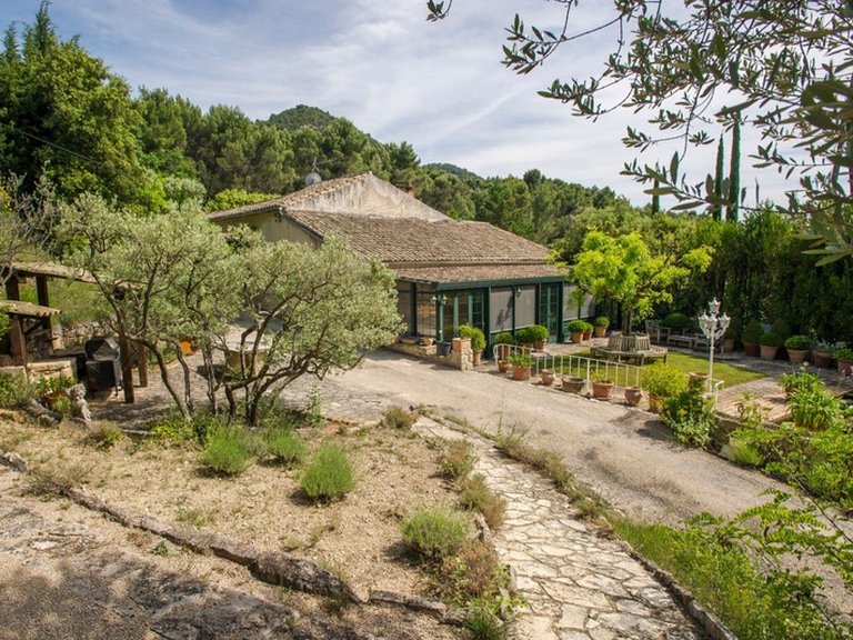Villa for Sale in Gigondas, Avignon And North Provence 16