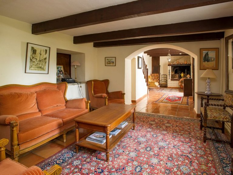 Villa for Sale in Gigondas, Avignon And North Provence 7