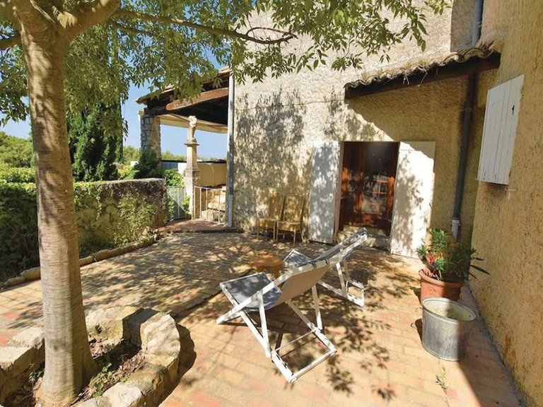 Villa for Sale in Gigondas, Avignon And North Provence 8