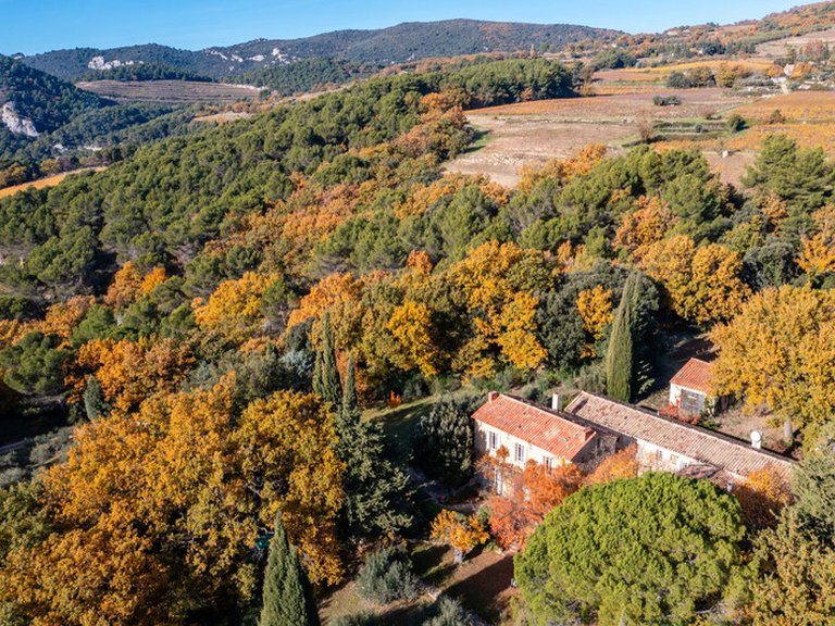 Villa for Sale in Lafare, Avignon And North Provence 1