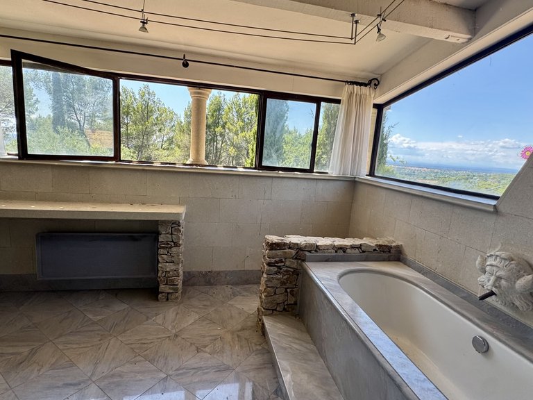 Villa for Sale in Carpentras, Avignon And North Provence 8