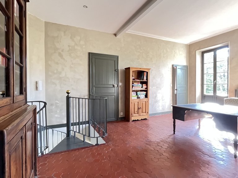 Villa for Sale in Carpentras, Avignon And North Provence 16