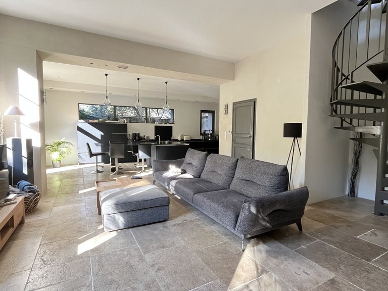 Villa for Sale in Carpentras, Avignon And North Provence 5