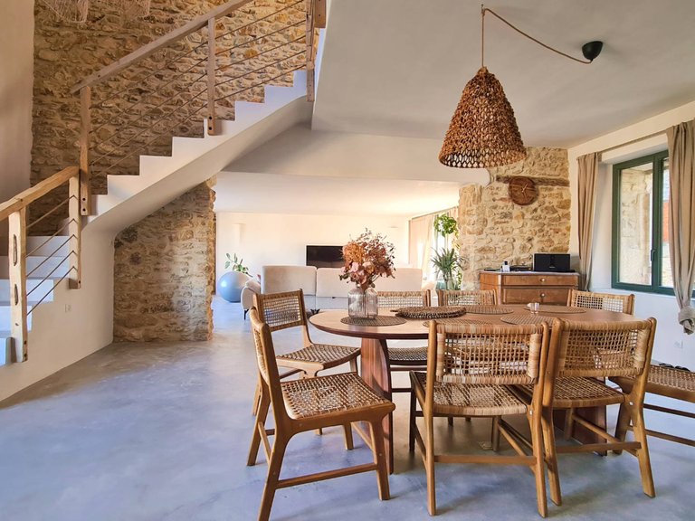 Villa for Sale in Uzes, Uzes Area 11