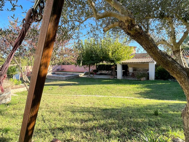 Villa for Sale in Uzes, Uzes Area 11