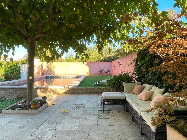 Villa for Sale in Uzes, Uzes Area 13