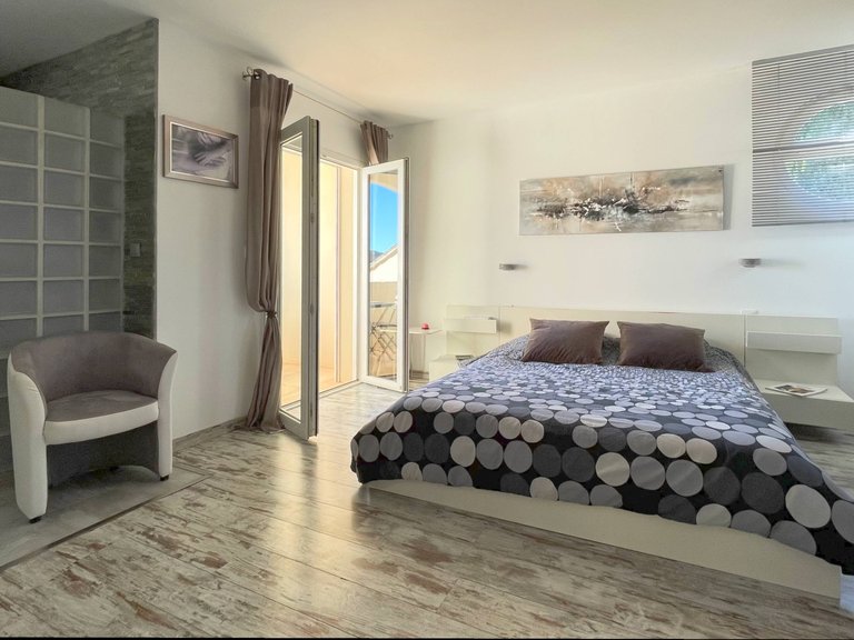 Villa for Sale in Uzes, Uzes Area 17