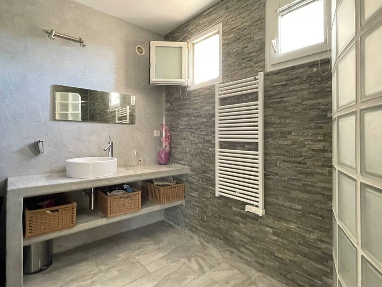 Villa for Sale in Uzes, Uzes Area 18