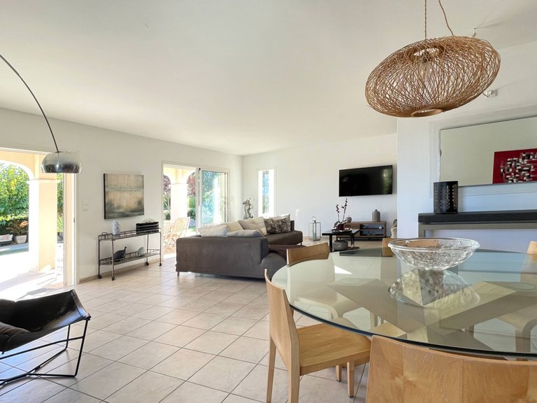 Villa for Sale in Uzes, Uzes Area 3