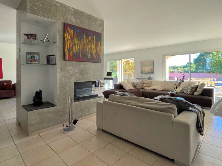 Villa for Sale in Uzes, Uzes Area 5