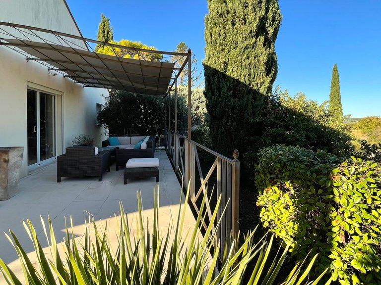 Villa for Sale in Uzes, Uzes Area 9
