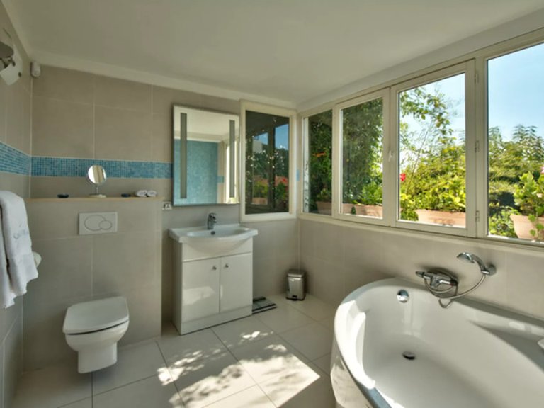 Villa for Sale in Villefranche Sur Mer, Villefranche, Cap Ferrat Area 16