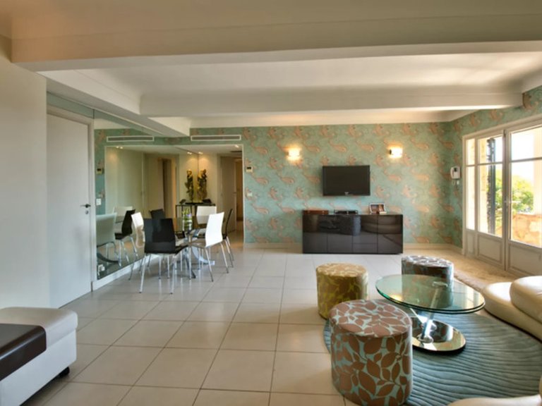 Villa for Sale in Villefranche Sur Mer, Villefranche, Cap Ferrat Area 4