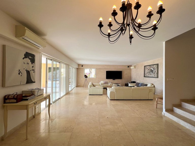 Villa for Sale in Villefranche Sur Mer, Villefranche, Cap Ferrat Area 2