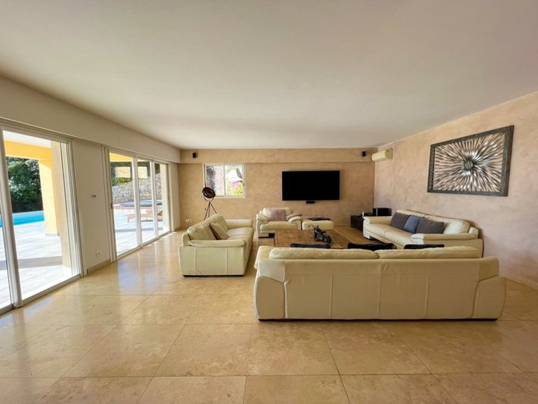 Villa for Sale in Villefranche Sur Mer, Villefranche, Cap Ferrat Area 11