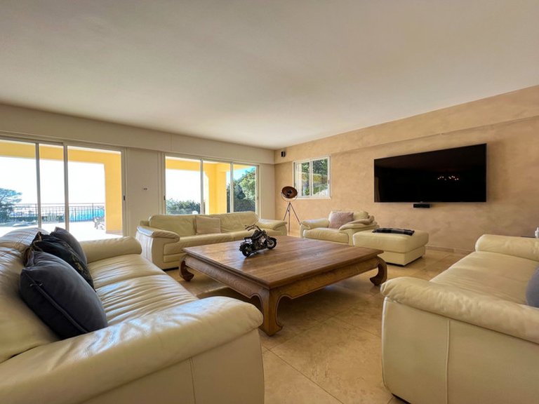 Villa for Sale in Villefranche Sur Mer, Villefranche, Cap Ferrat Area 12