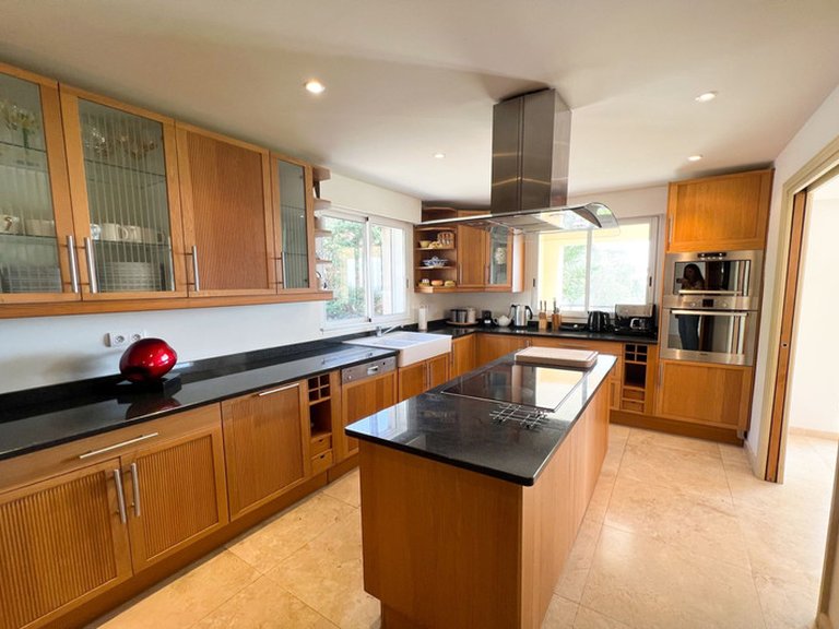 Villa for Sale in Villefranche Sur Mer, Villefranche, Cap Ferrat Area 13