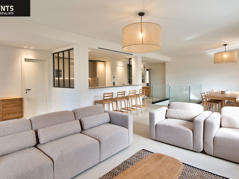 Villa for Sale in Nice, Nice Area 5