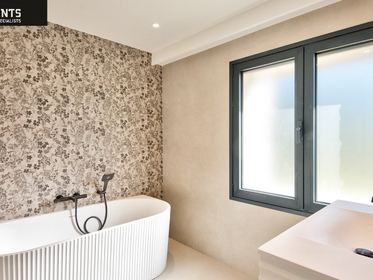 Villa for Sale in Nice, Nice Area 12
