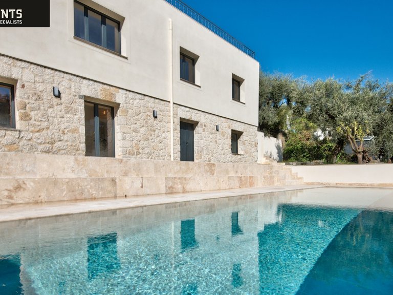 Villa for Sale in Nice, Nice Area 15