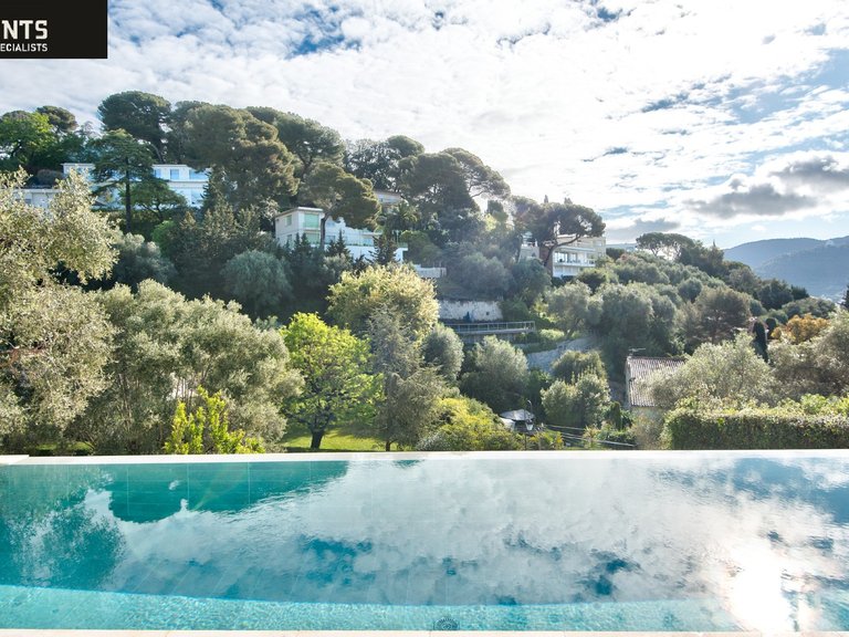 Villa for Sale in Nice, Nice Area 16