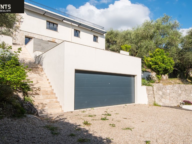 Villa for Sale in Nice, Nice Area 19