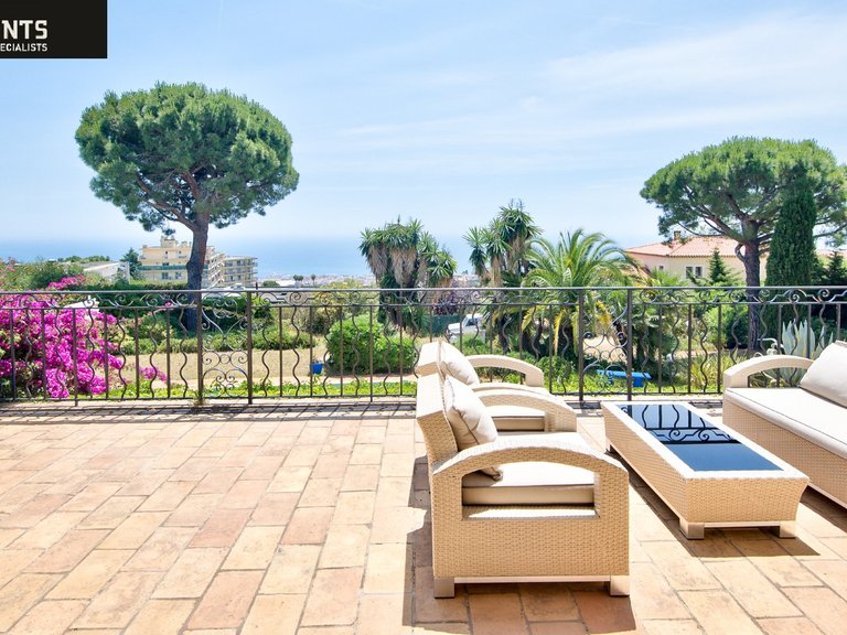Villa for Sale in Nice, Nice Area 5