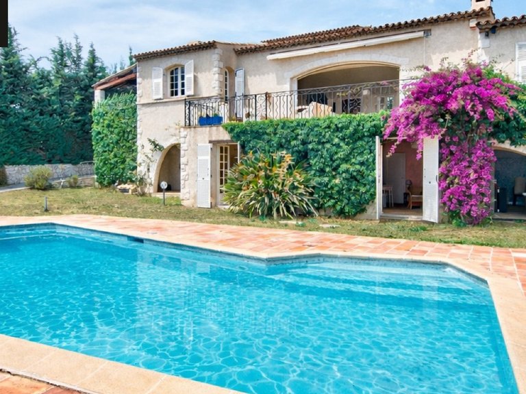 Villa for Sale in Nice, Nice Area 9